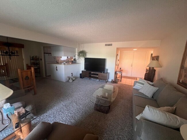 Building Photo - 25246 S Glenburn Dr