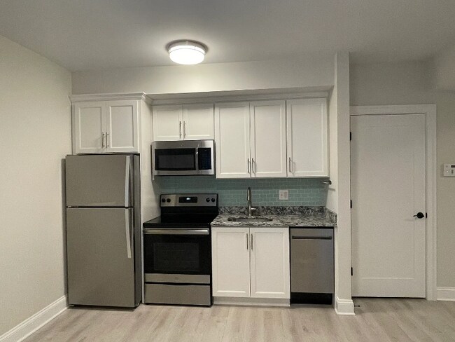 Foto del edificio - 5127 Bradley Blvd