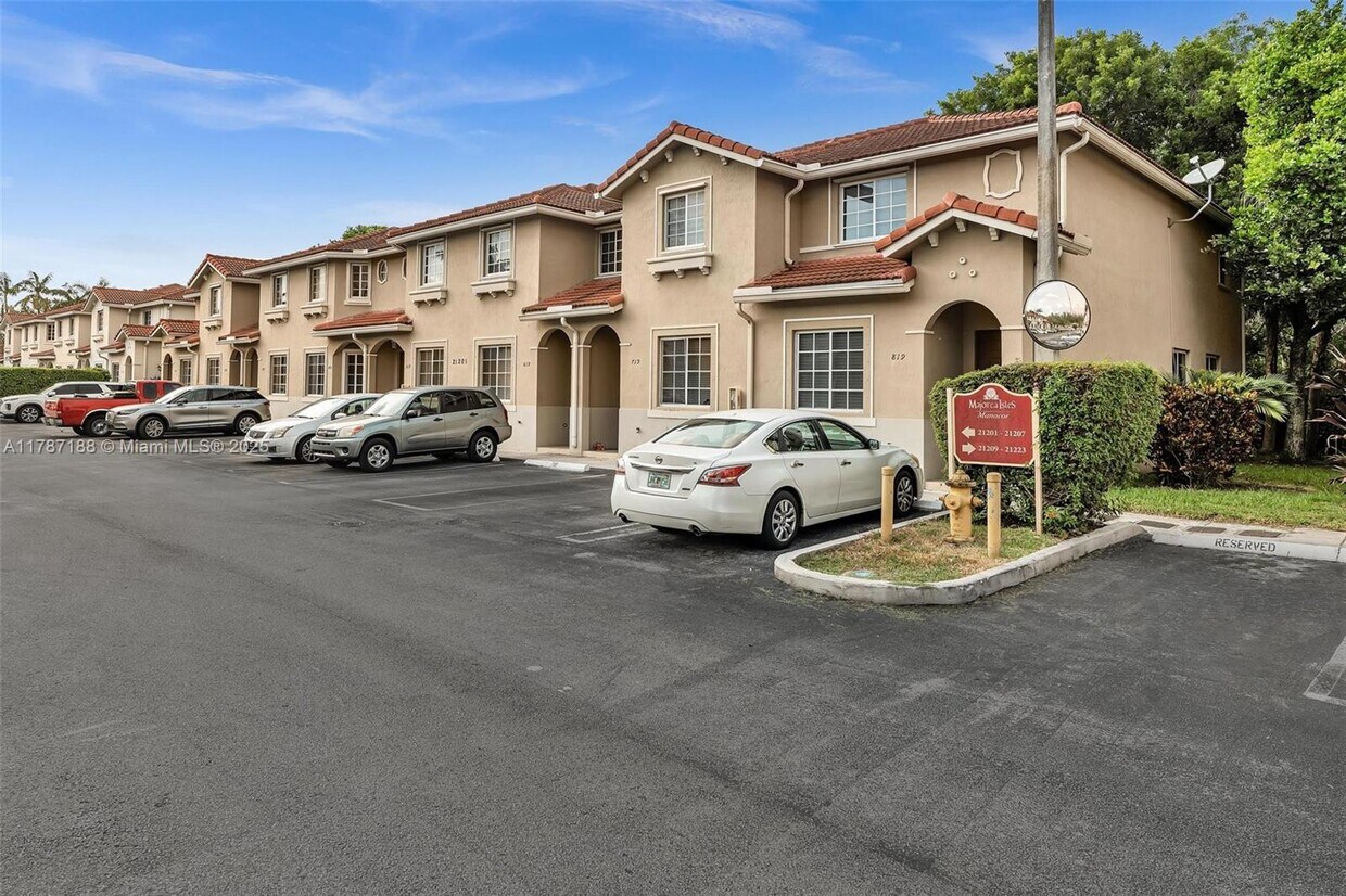 Foto principal - 21205 NW 14th Pl