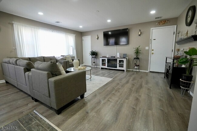 Foto del edificio - 509 Broughton Ave