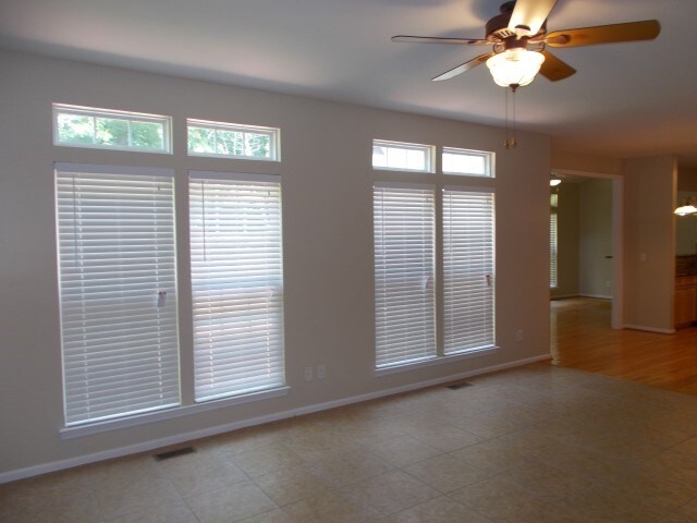 Building Photo - 3007 Linstead Dr