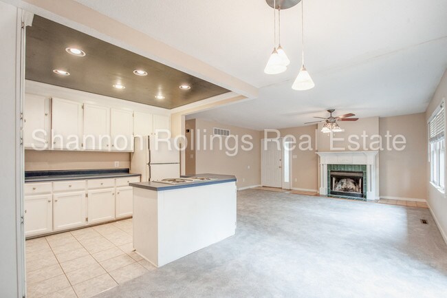 Building Photo - 2 Bluff Pointe Way
