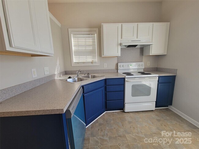 Building Photo - 7844 Paper Birch Dr