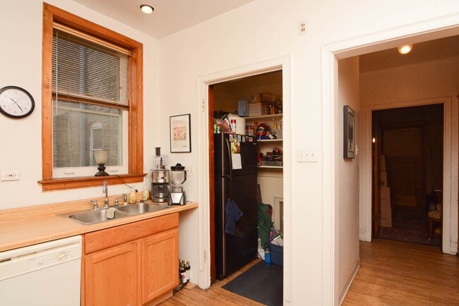 Foto del edificio - 1408 W Rosemont Ave