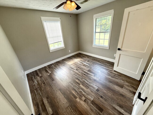 Foto del edificio - 1208 E Mt Vernon St