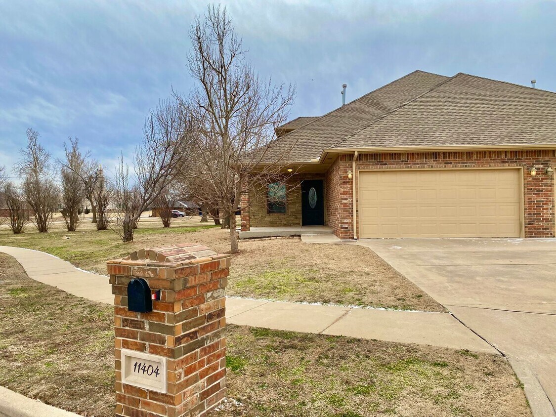 11404 NW 121st Pl, Yukon, OK 73099 House Rental in Yukon, OK