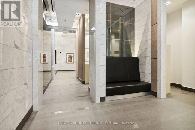 Photo du bâtiment - 180 Enterprise Blvd