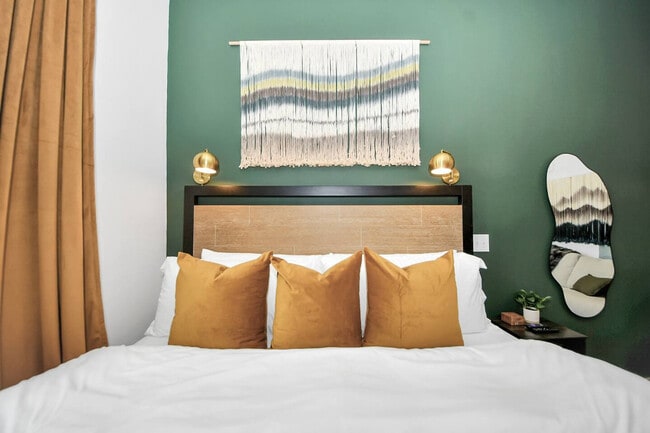 Building Photo - 1111 Shepherd Dr