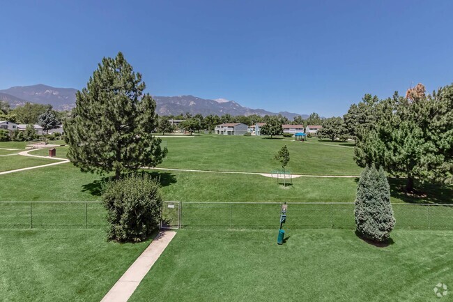 Building Photo - Pebble Creek