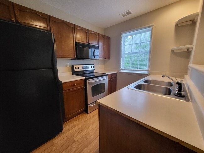 Building Photo - 624 Emerald Cove Dr