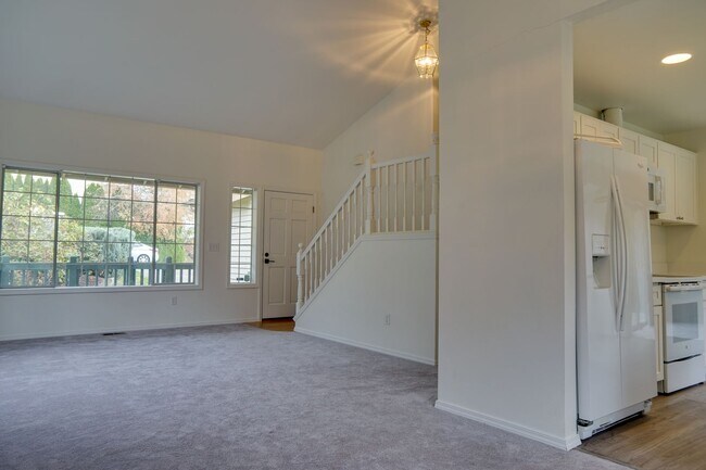Foto del edificio - Renton Multi-level home