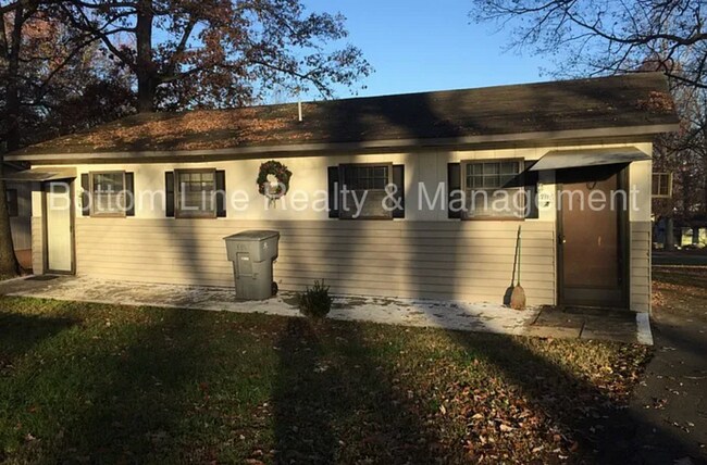 Building Photo - Spacious, affordable one bedroom apartment in a great location!
