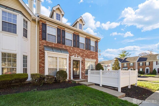 Building Photo - 194 Darwin Ln