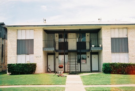 Foto del edificio - Tudor Lane Fourplexes