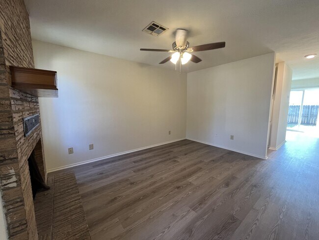 Building Photo - 2918 Prairie Flower Cir