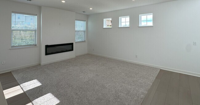 Foto del edificio - 2154 Tyrone Dr