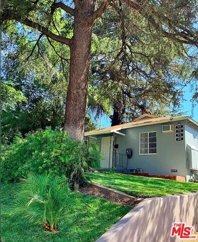 Primary Photo - 990 N Los Robles Ave