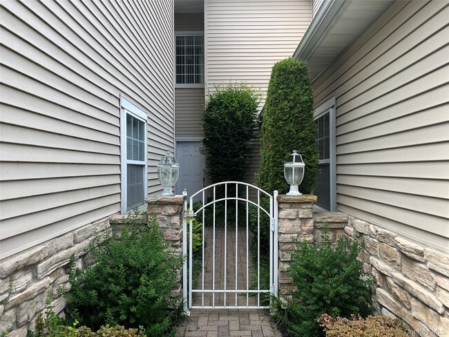 Building Photo - 85 Windwatch Dr