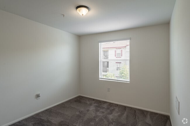 1 habitación, 1 baño - 575 pies cuadrados - Dormitorio - Harbor Grove Apartments