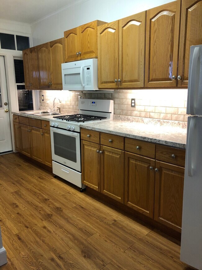 Kitchen South - 261 E 6th St