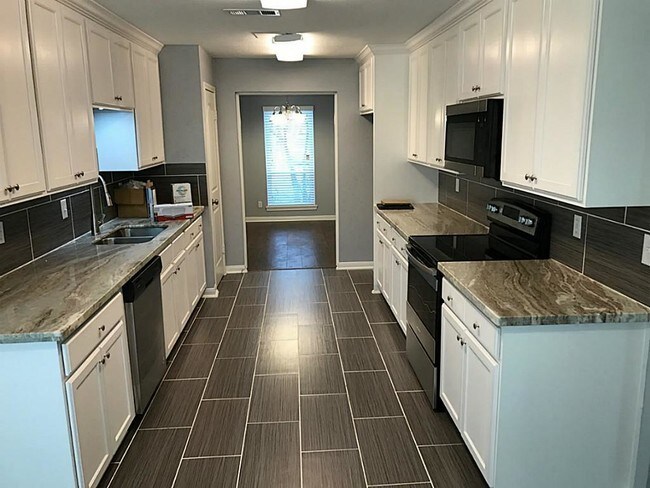 Building Photo - 10625 Sandpiper Dr
