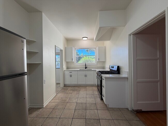 Foto del edificio - 1156 E Orange Grove Blvd