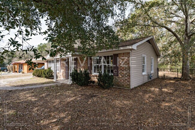 Foto del edificio - Beautiful 3 Bedroom/1 Bathroom Home in Mobile!