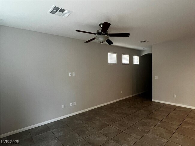 Foto del edificio - 9265 Romance Diamond St