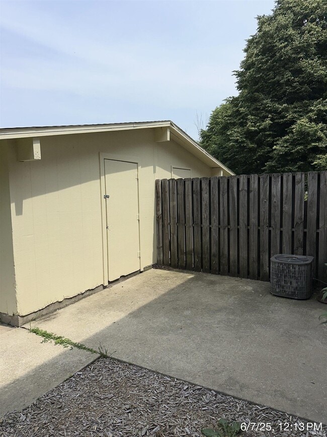 Building Photo - 41052 Gunter Ct