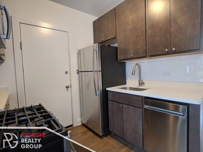 Foto del edificio - 2643 N Spaulding Ave