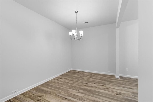 Building Photo - 2832 Saratoga Lake View