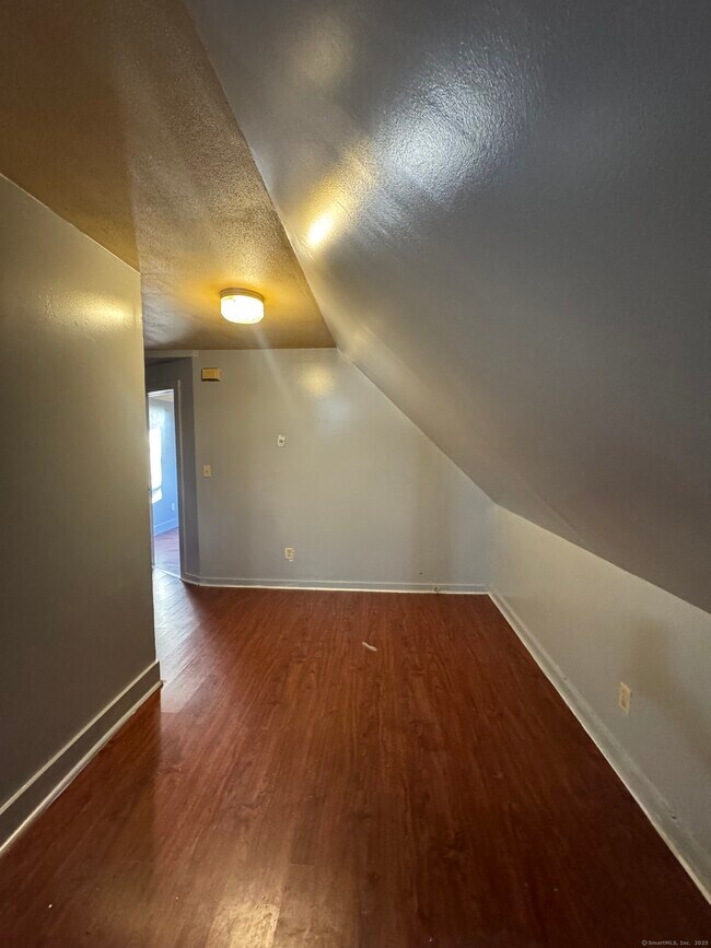 Foto del edificio - 421 Blatchley Ave