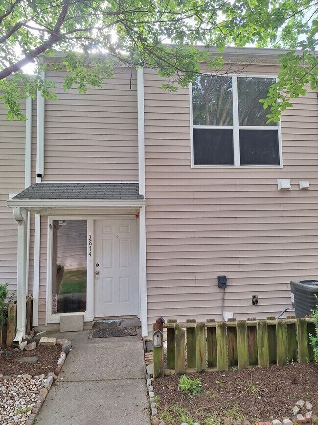 Building Photo - 3874 Staffordshire Ln
