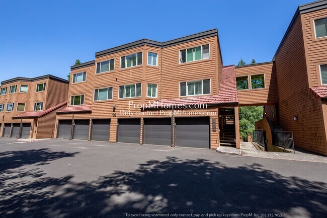 Foto del edificio - Tranquil Two-Bedroom Condo Overlooking Lak...