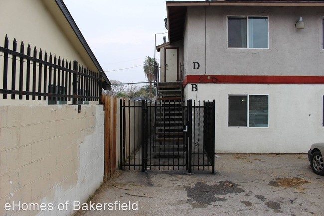 Building Photo - 1102 Gage St