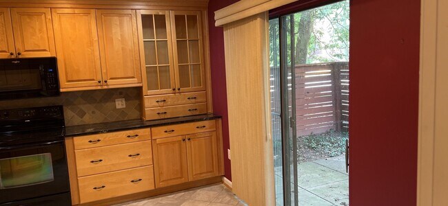 sliding door to patio - 11733 Indian Ridge Rd