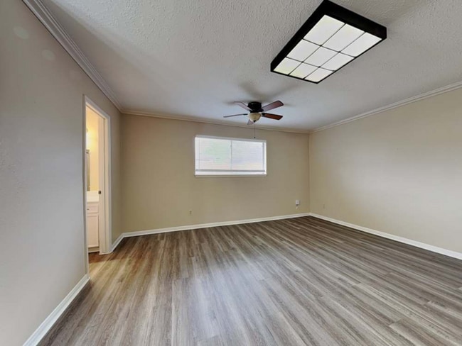 Foto del edificio - 4703 Lost Oak Dr