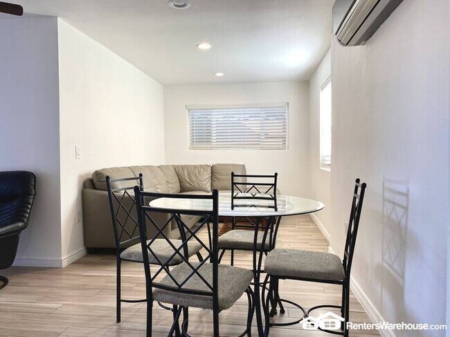 Building Photo - 1 Bed 1 Bath in Idylwilde District of Phoenix