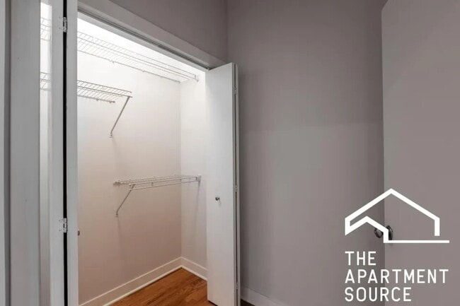 Photo - 2420 N Kedzie Blvd (Chicago, IL) Apartment