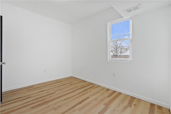 Foto del edificio - 7711 Westmoreland Ave