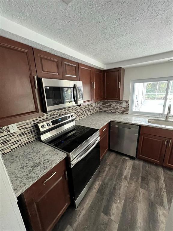 Foto del edificio - 8206 Clover Hill Loop