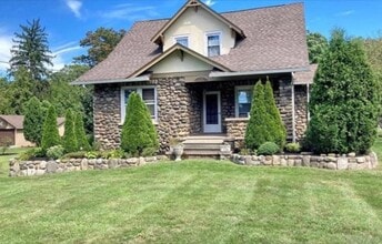 Building Photo - 298 S Middletown Rd