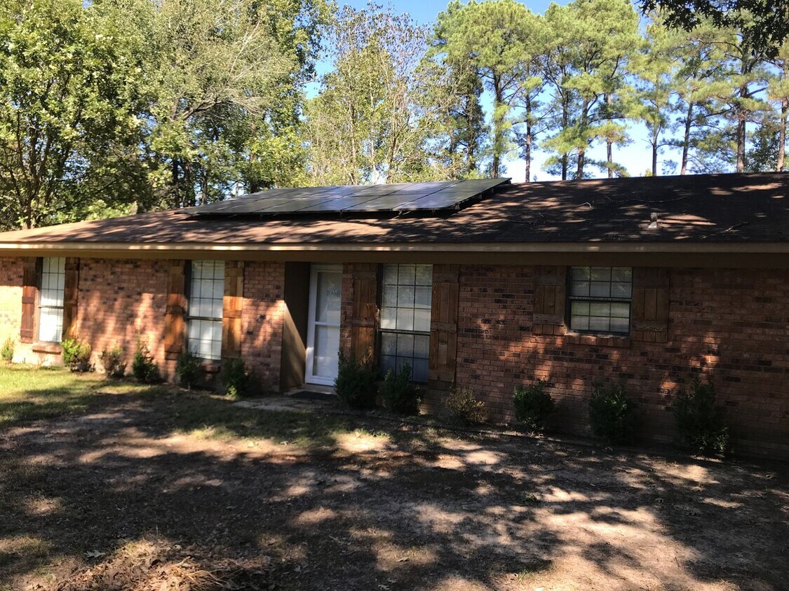 Foto principal - 1046 Hooper - Pineville, Grant Parish