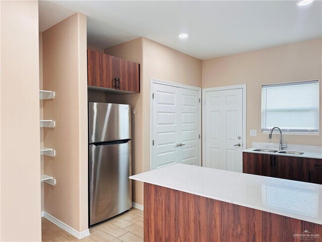 Foto del edificio - 2900 W Kenwood St