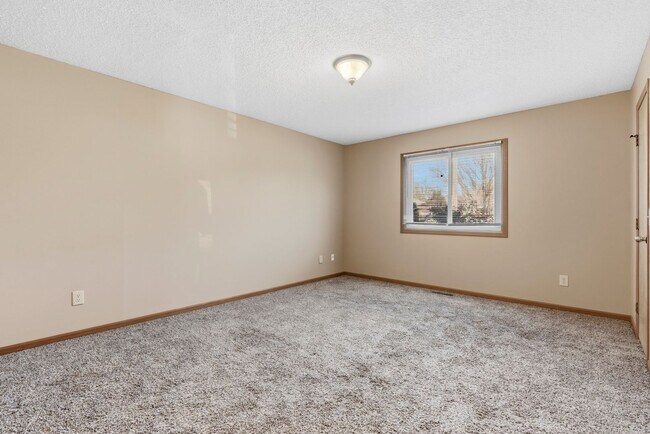 Foto del edificio - 2 Bed 2 Bath Apartment