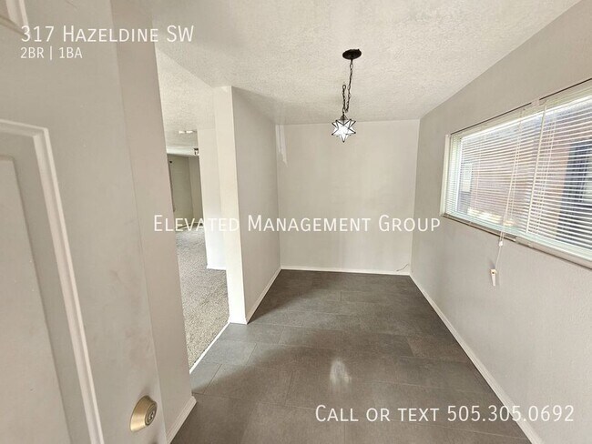 Foto del edificio - 317 Hazeldine Ave SW