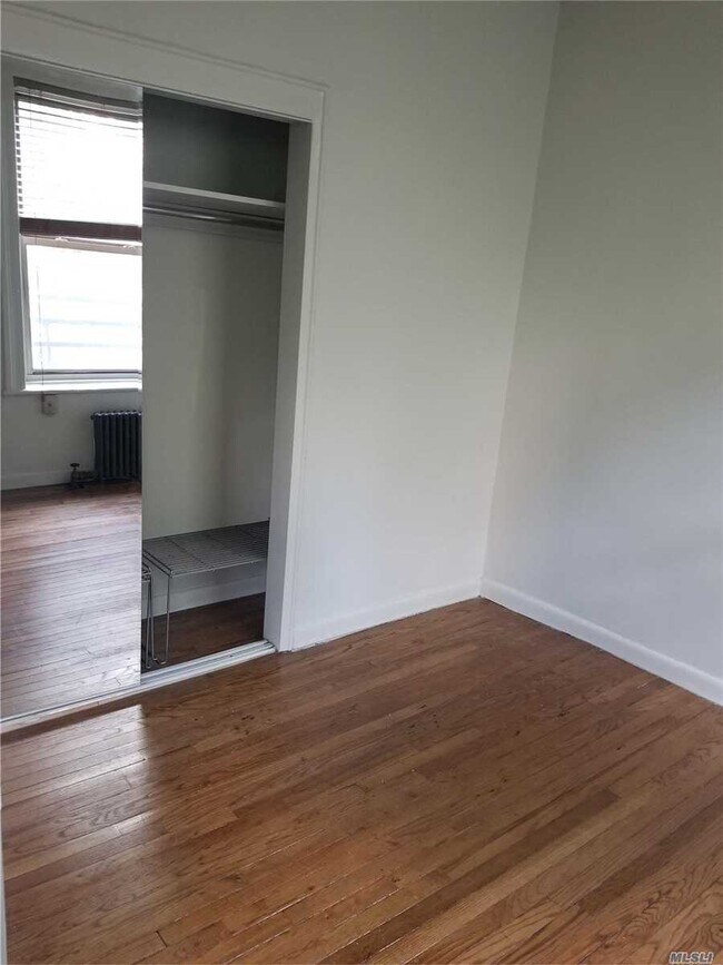 Building Photo - 420 W 46th St