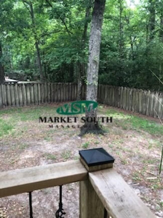 Building Photo - SOUTHBRIDGE BEAUTY- AVAILABLE NOW!