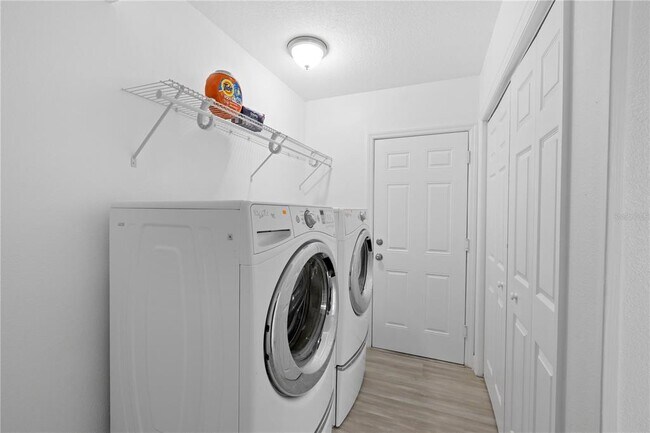 Building Photo - 5022 Riverwood Cir