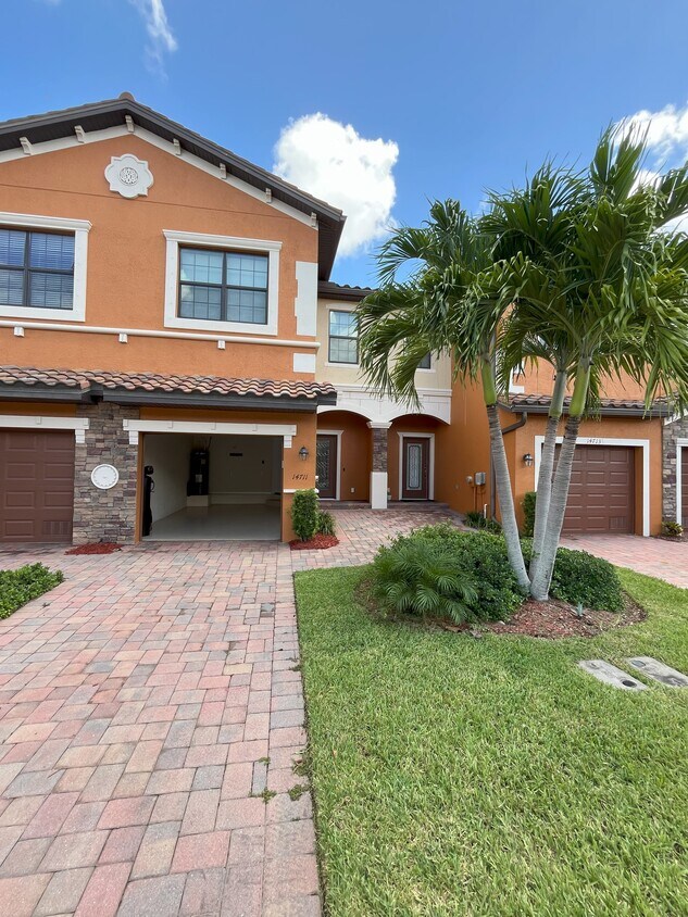 Primary Photo - 14711 Summer Rose Way